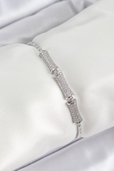 Inure Jewelry سوار نسائي من النحاس الفضي اللون مرصع بحجر الزركون