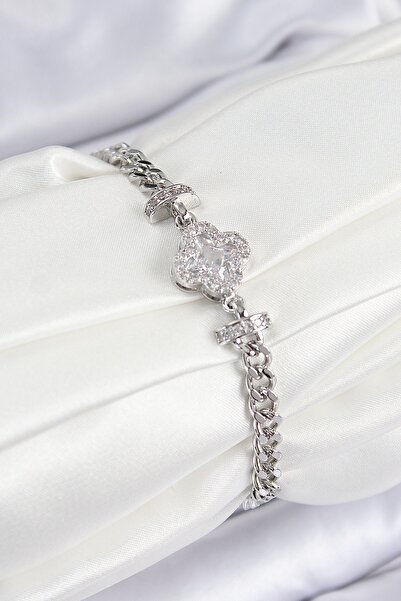 Inure Jewelry سوار نسائي من النحاس والزركون الحجري على شكل برسيم موديل فضي اللون