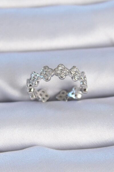 Inure Jewelry النحاس الفضة اللون الزركون حجر البرسيم نموذج خاتم المرأة