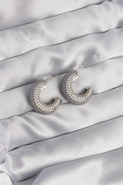 Inure Jewelry أقراط نحاسية فضية اللون مرصعة بأحجار الزركون