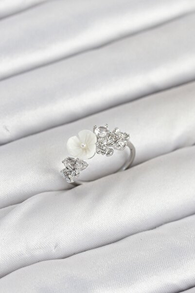 Inure Jewelry خاتم نسائي من النحاس الفضي اللون على شكل زهرة من حجر الزركون