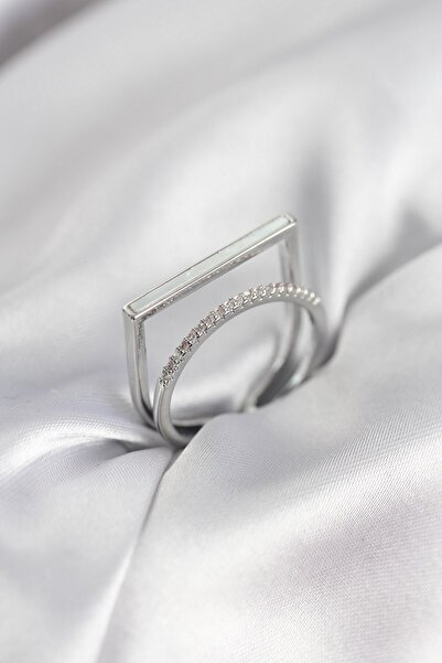 Inure Jewelry خاتم نسائي من حجر الزركون اللؤلؤي الفضي اللون، قطعتين