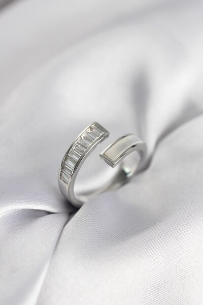 Inure Jewelry خاتم نسائي فضي اللون مرصع بحجر الزركون واللؤلؤ