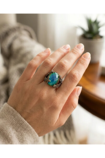 Dorvina Bronze Women's Ring Antique Jewelry Color Changing His Stone Butterfl...