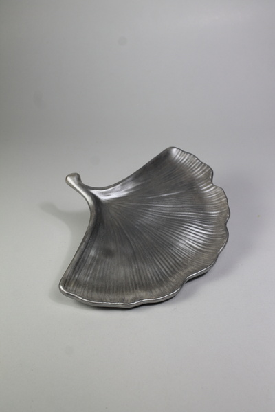 Lusora Design طبق زخرفي معدني على شكل أوراق الجنكو |   حامل شموع، طبق مجوهرات...