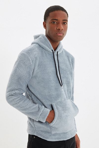 Trendyol Collection Graues Plüsch-Sweatshirt mit Kapuze - Normale Passform, warm TMNAW20SW0090