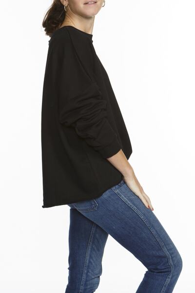 BASIC&CO Skye Oversized Black Sweatshirt