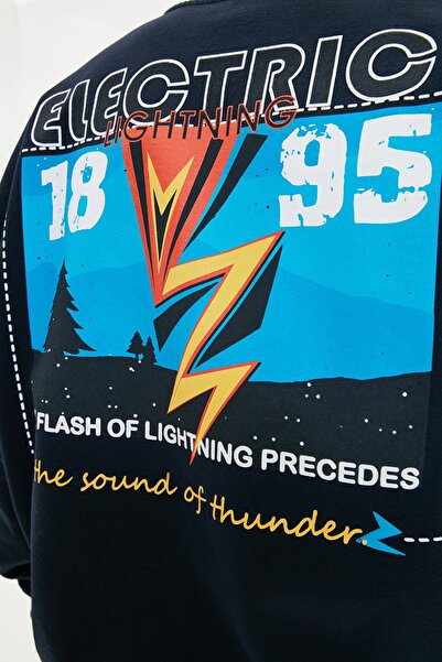 Trendyol Collection Sötétkék OverSize Vissza Nyomtatott pulóver - TMNAW22SW0799