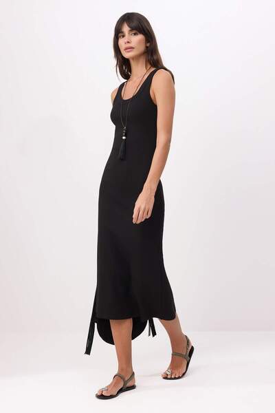 Trendyol Collection Schwarzes, ärmelloses, elastisches Strickkleid in A-Linie...