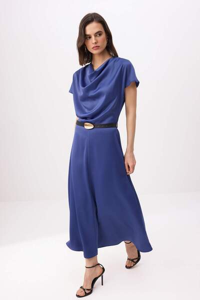 Trendyol Collection Φόρεμα Petrol Satin Degaje με γιακά, μίντι, Ζώνη τεμαχίων...