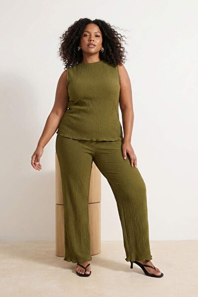 Trendyol Curve Khaki Textured Regular Fit Sleeveless Flexible Plus Size Knitt...