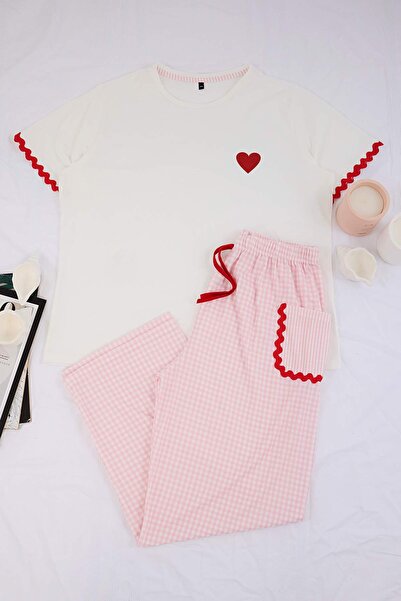 Trendyol Curve White-Pink Plaid Heart Stripe Detailed Knitted Pajama Set Tbbs...