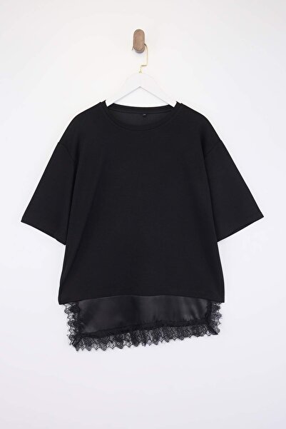 Trendyol Curve Black Six Lace Detailed Knitted Plus Size Women's T-Shirt Tbbs...