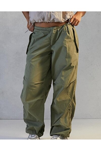 september island بنطلون دومينيك باغي تيك بالون باللون الأخضر الداكن مع تفاصيل...