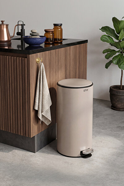 5FIVE Delta Modern Metal Pedallı, 30 L, Kil Beyazı Renk Çöp Kutusu, Koku Filt...