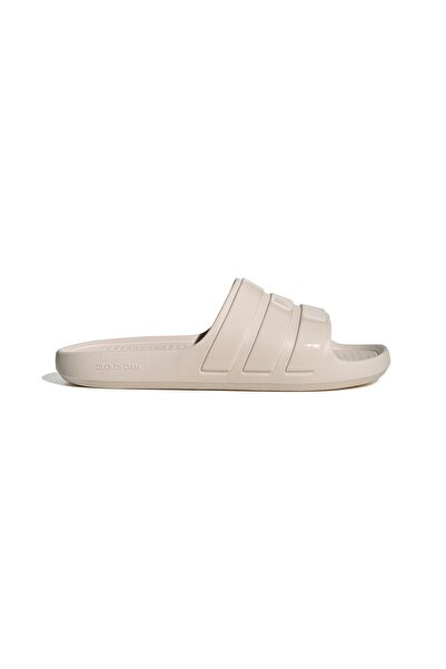 adidas شبشب Adilette Flow باللون البيج (JP5684)