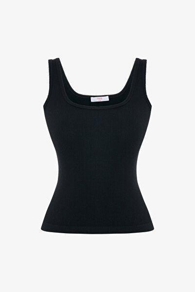 Penti Siyah Dikişsiz Kare Yaka Slim Fit Atlet