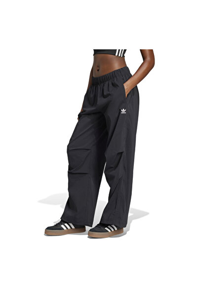 adidas Pantaloni negri Essentials Ripstop pentru femei (JD0785)