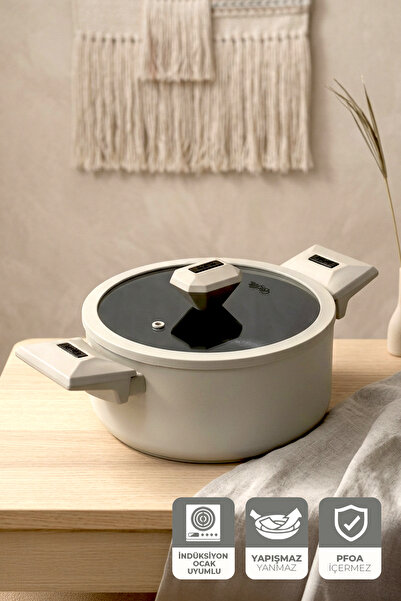 Kitchen Life Gigilli Cristel Titanium Pot 24 cm Cream