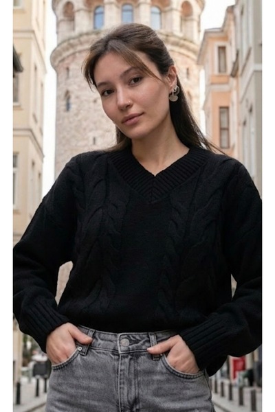 Butik سترة Una Fiaba-Siyah النسائية ذات الرقبة على شكل حرف V ذات ملمس ناعم وم...