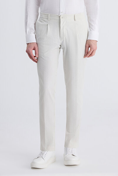 Twn بنطلون رياضي قطني مخطط بلون إكرو بقصة ضيقة