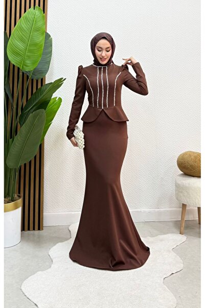 modadeywearst فستان سهرة بتصميم خاص مكون من مرصع بالأحجار طبقات من التفصيلات ...