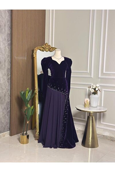 vanus fashion 6802 - فستان سهرة مخملي بنفسجي داكن بتفاصيل لامعة