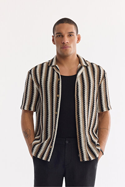 Avva قميص رجالي بني بياقة كوبية مخرمة مريح وقصير الأكمام منسوج A61Y2074