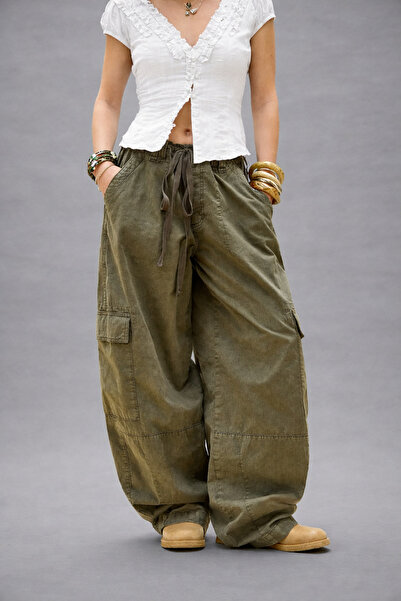 september island بنطلون كارجو جينا كاكي واسع الساقين قابل للتعديل عند الخصر