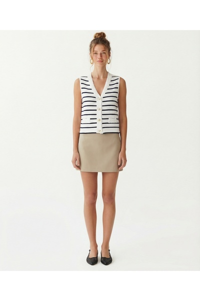 Yargıcı Regular V-Neck Sleeveless Sweater