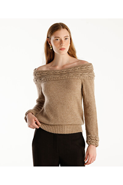Yargıcı Collar Detailed Sweater