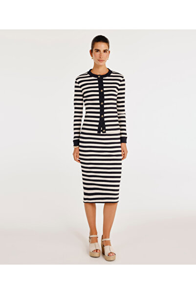 Yargıcı Düğme Detaylı Bisiklet Yaka Hırka