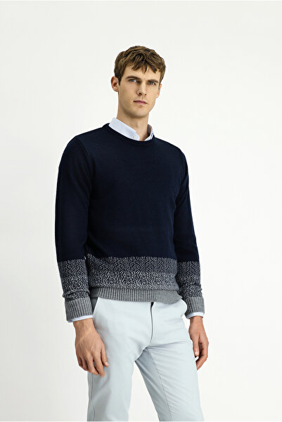 Kiğılı Πλεκτό πουλόβερ με κανονική εφαρμογή με λαιμόκοψη