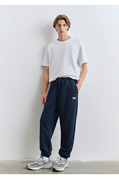 Mavi Bedruckte marineblaue Jogginghose 0010512-70497