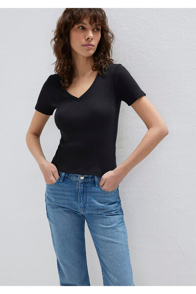 Mavi Μαύρο T-Shirt με λαιμόκοψη σε V - Εφαρμοσμένο Cut1601040-900