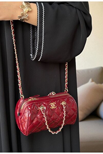 Generic Women's shoulder bag with accessories