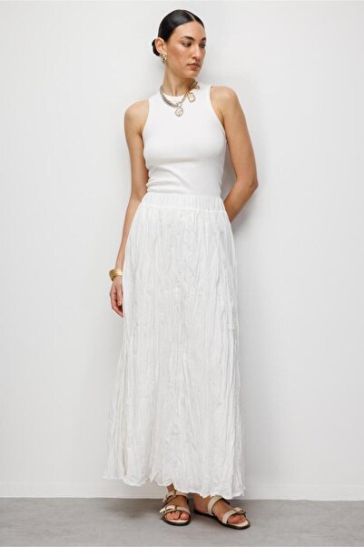 Mizalle Ekru Mizalle Kırışık Görünümlü Saf Pamuk Beyaz Maksi Etek