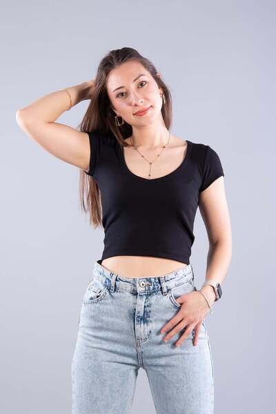 Mckanzie 6696 (N-2370) V-Neck Crop Camisole Bodysuit