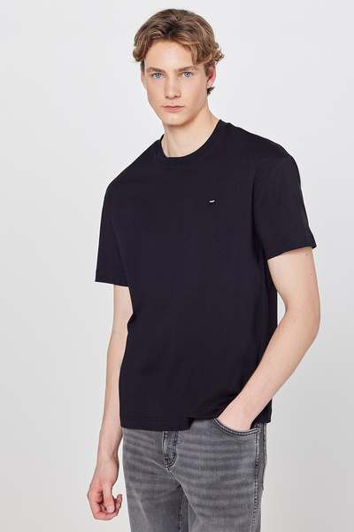 WRANGLER Μπλουζάκι με κανονική εφαρμογή με λαιμόκοψη 100% βαμβακερό μαύρο