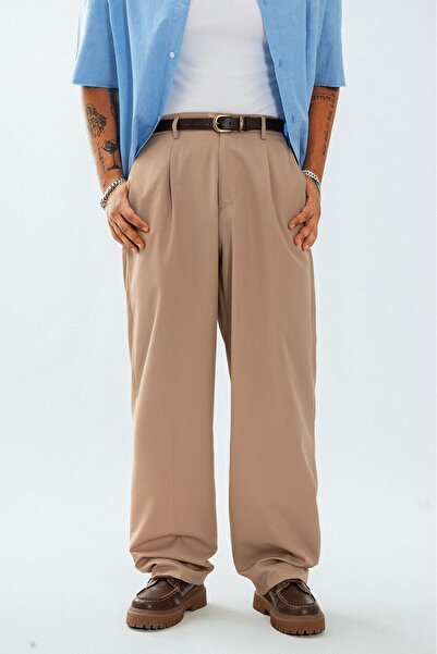 UKHWD SUPPLY بنطال من القماش الرجالي ذو طيات واسعة باللون البيج