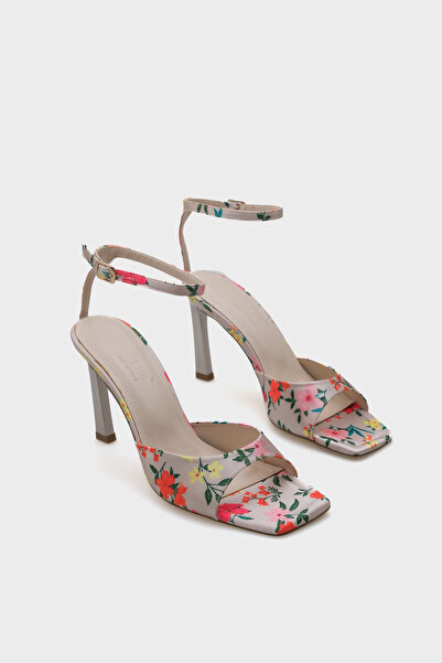 Capone Outfitters Regina nyitott hátú, tompa orrú magassarkú virágmintás női ...