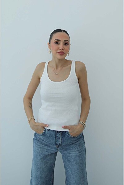 Havoş Екру потник с обло деколте и шнур