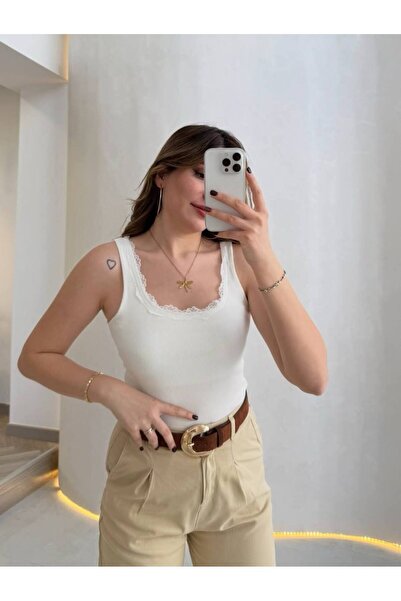 IŞILDA FASHION Блузка без рукавів з мереживною деталлю на комірі