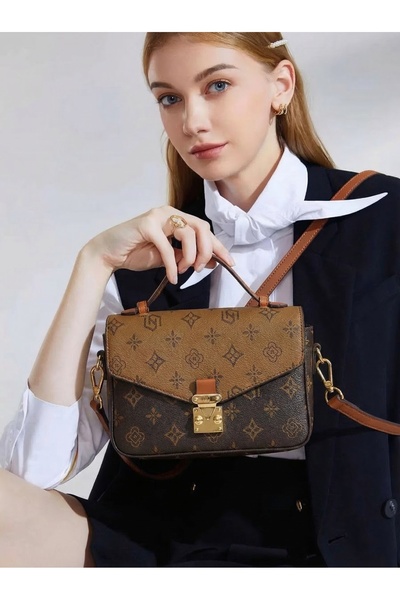 bagsister حقيبة كتف نسائية مزينة بشعار، حقيبة يد بمقبض علوي، حقيبة ساعي البري...