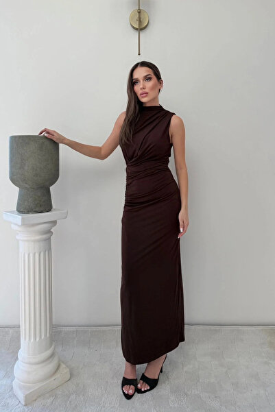 MOZENA Zero Sleeve Drape Detail Slit Long Sandy Dress