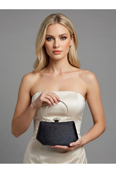 Biçanta Culoare neagră, importată, de lux, K catifea, cu lanț metalic, S cu c...