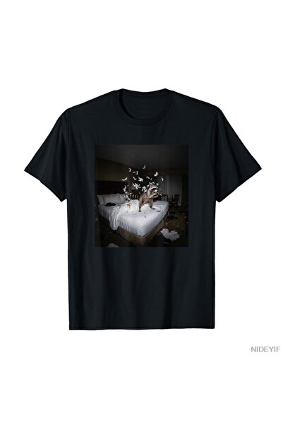 Flood Of Style Δροσερή νύχτα στο ξενοδοχείο_Αστείο μπλουζάκι με μιμίδιο ρακού...