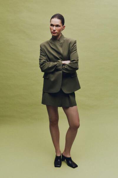 DeFacto تنورة قصيرة بخصر عادي H2199AX26SM