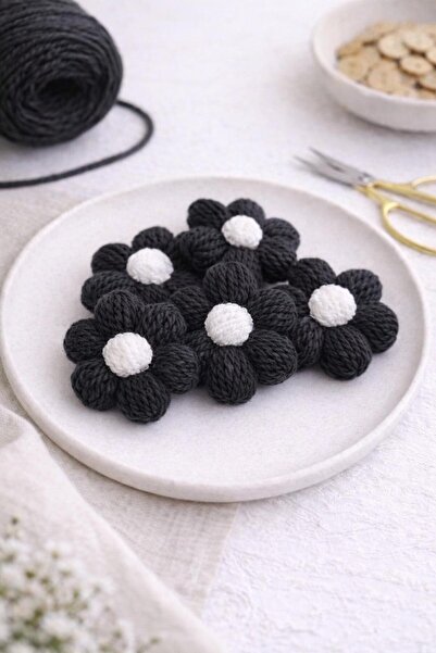 NecloveCraft Knitted Daisy Motif Flowers - 10 Pieces