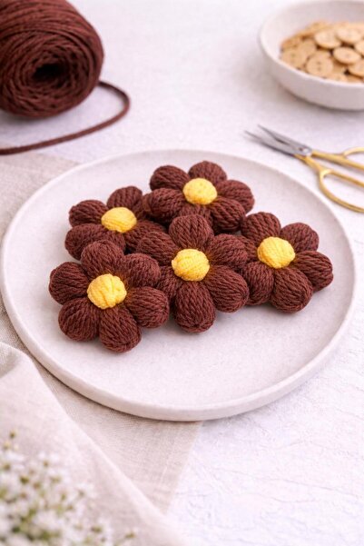 NecloveCraft Knitted Daisy Motif Flowers - 10 Pieces